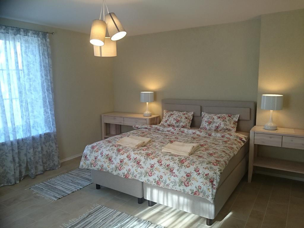 Virulase Holiday Home Toila Phòng bức ảnh